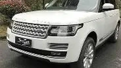 杭州首个电竞主场赛事观战人数爆满，场面热烈如体育盛事